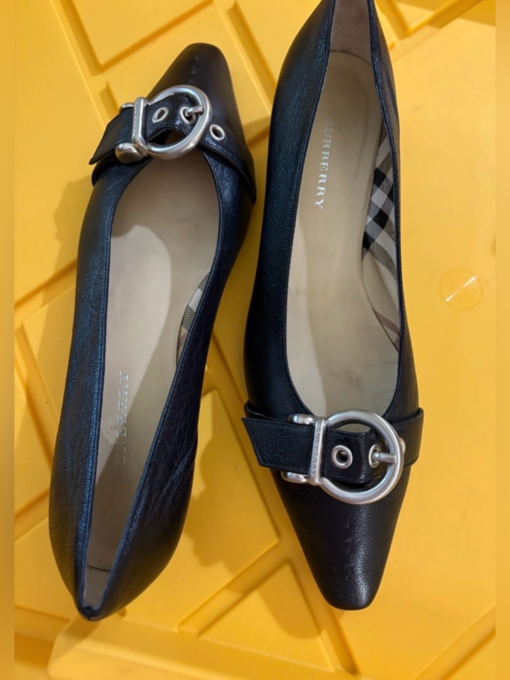 Burberry Black Leather Pointed Flats with Silver Ring Buckle